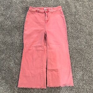 Stylish Pink Women's Cropped Jeans